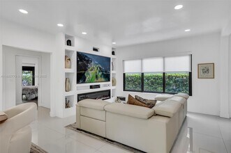 2484 SW 25th St in Miami, FL - Building Photo - Building Photo