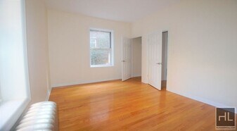 WEST 13 STREET, Unit 33 in New York, NY - Building Photo