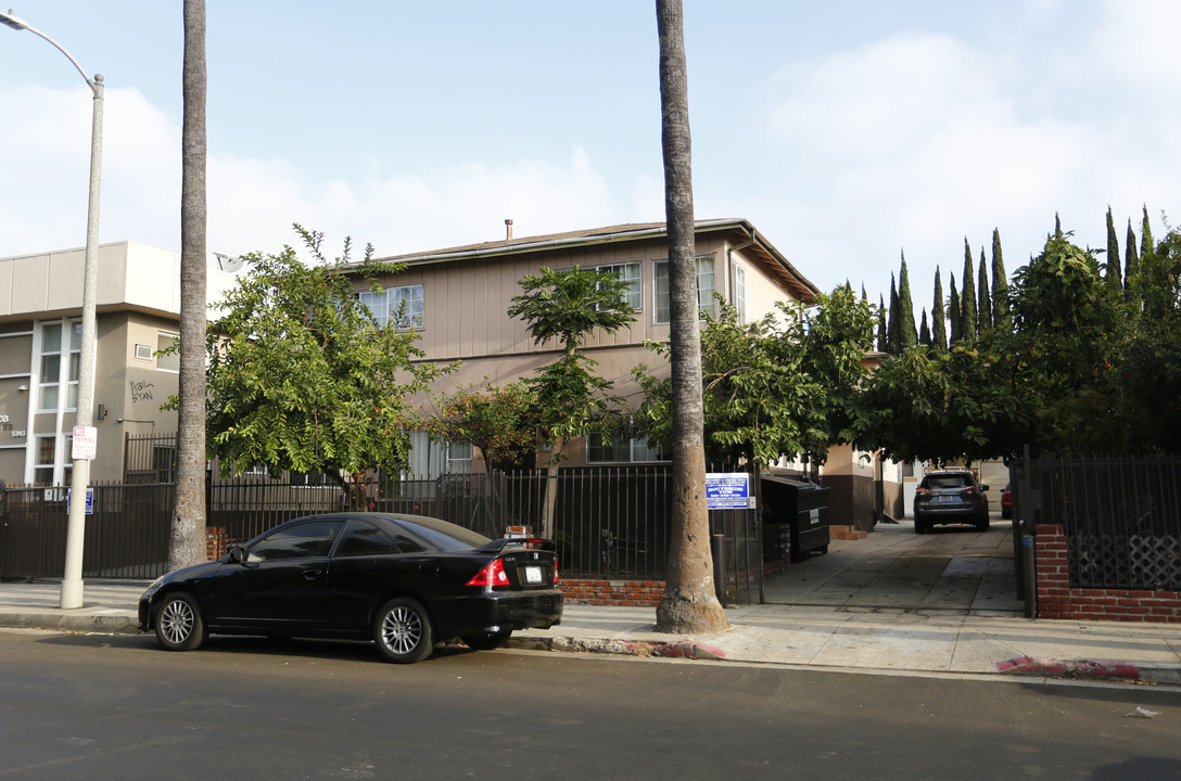 5939 Carlton Way in Los Angeles, CA - Building Photo