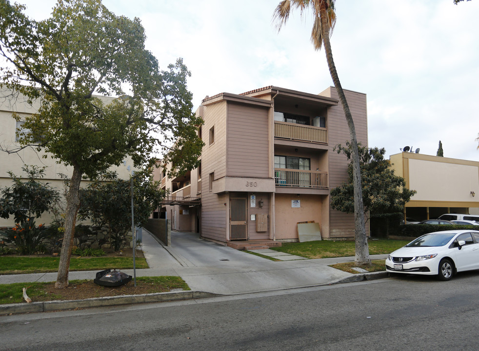 350 W Lomita Ave in Glendale, CA - Building Photo