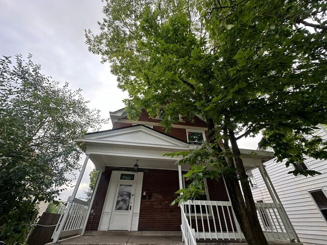 property at 610 S 2nd St