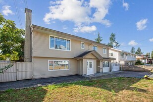 11778-11773 73 Ave in Delta, BC - Building Photo