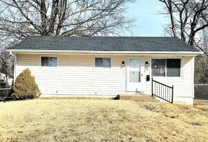 241 Grampian Rd in St. Louis, MO - Building Photo