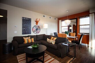 220 Willow St in Fort Collins, CO - Foto de edificio - Building Photo