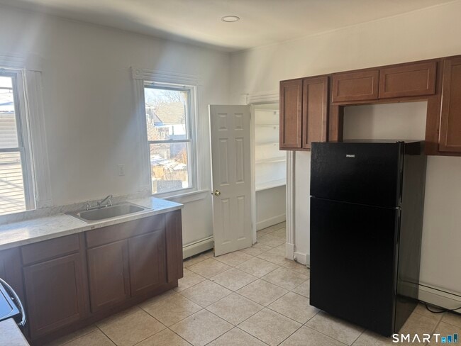 46-48-48 Pliny St in Hartford, CT - Building Photo - Building Photo