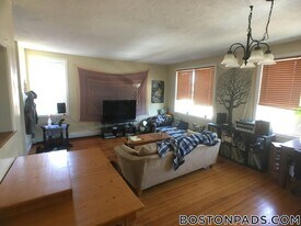 9 Saybrook St, Unit 3 in Boston, MA - Building Photo