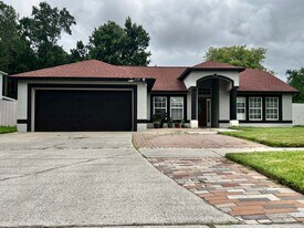 11395 Aston Hall Dr in Jacksonville, FL - Building Photo