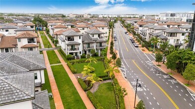 4413 NW 83rd Path in Doral, FL - Building Photo - Building Photo