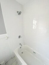 Stuyvesant Commons - Lyndhurst in Lyndhurst, NJ - Foto de edificio - Building Photo