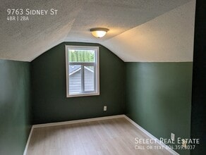 9763 Sidney St in Chilliwack, BC - Building Photo - Building Photo