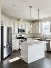 4449 Monroe Ct in Naperville, IL - Building Photo - Building Photo