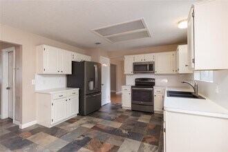 5215 Heathervale Ct in Houston, TX - Building Photo - Building Photo