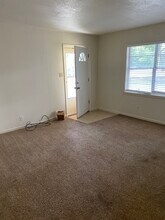 405 W Simmons St in Weatherford, TX - Foto de edificio - Building Photo