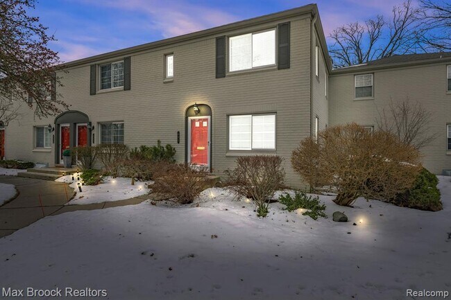 695 Graefield Ct in Birmingham, MI - Building Photo - Building Photo