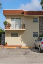 16103 NE 19th Ct in North Miami Beach, FL - Building Photo - Building Photo