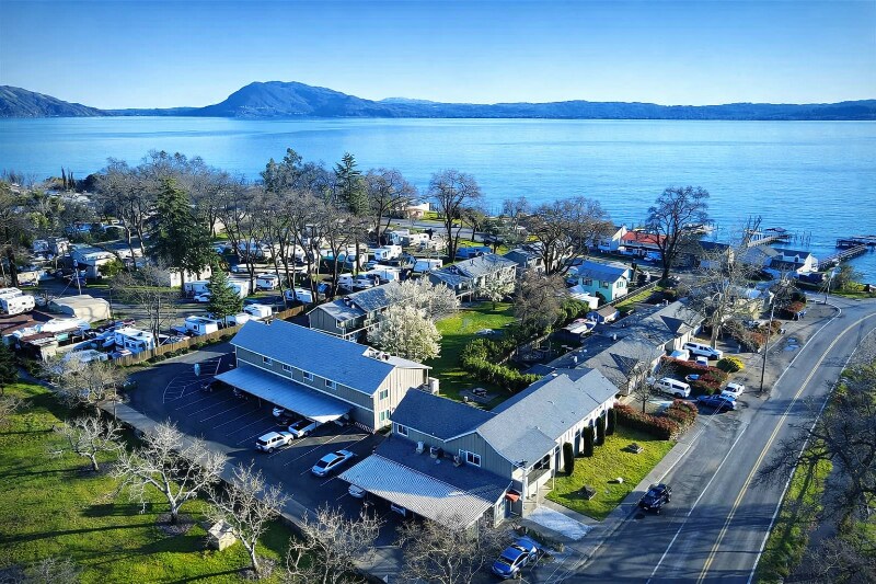 6667 Blue Heron Dr in Upper Lake, CA - Foto de edificio