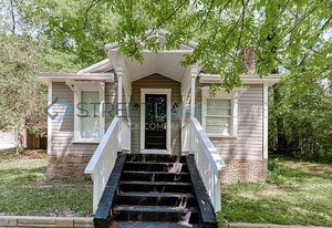 842 Gene Reed Rd in Birmingham, AL - Building Photo