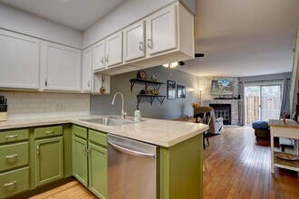 14211 E Hawaii Cir in Aurora, CO - Building Photo - Building Photo