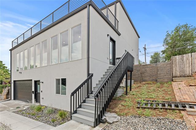 property at 1400 W Alaska Pl