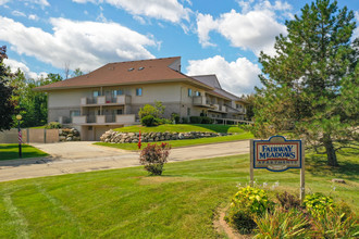 Fairway Meadows in Franklin, WI - Foto de edificio - Building Photo