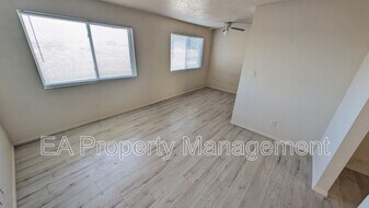 812 Chelwood Park Blvd NE in Albuquerque, NM - Building Photo