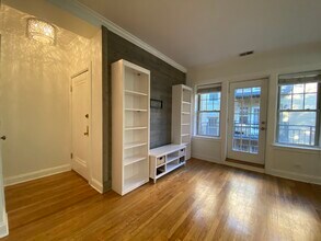 2243 N Lincoln Ave in Chicago, IL - Building Photo - Building Photo