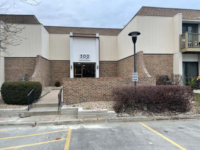 500 74th St, Unit 204 in Downers Grove, IL - Building Photo