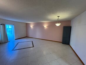 7745 SW 86th St, Unit D 123 in Miami, FL - Building Photo - Building Photo