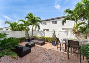 12853 SW 50th St in Miramar, FL - Building Photo - Building Photo