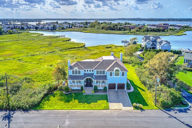 30 Columbus Dr in Monmouth Beach, NJ - Building Photo - Building Photo