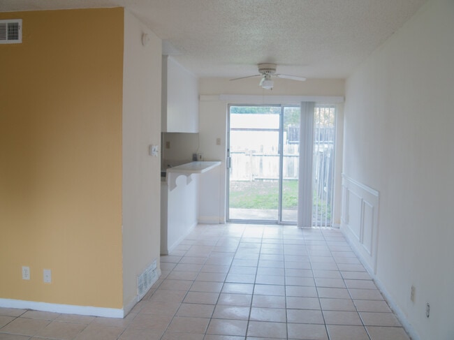 1801 Wooten Park Dr, Unit 101 in Austin, TX - Building Photo - Building Photo