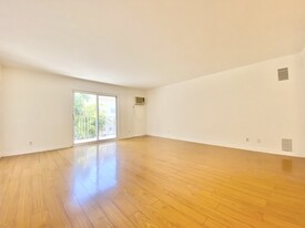 1541 N Formosa Ave in Los Angeles, CA - Building Photo