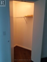 8 York St in Toronto, ON - Building Photo - Building Photo