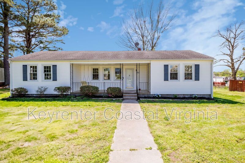 518 Clay St in Wakefield, VA - Building Photo