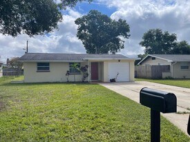 9931 56th St N in Pinellas Park, FL - Building Photo