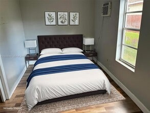 3003 NW 45th St in Miami, FL - Foto de edificio - Building Photo