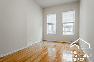 2525 N Lincoln Ave, Unit D3 in Chicago, IL - Foto de edificio - Building Photo