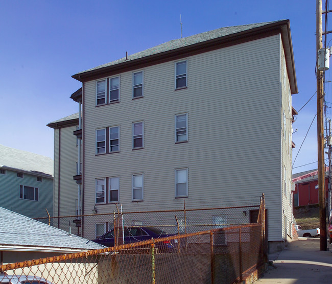 486 Hope St in Fall River, MA - Foto de edificio - Building Photo