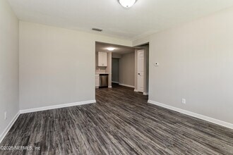 6928 Sonora Dr N in Jacksonville, FL - Building Photo - Building Photo