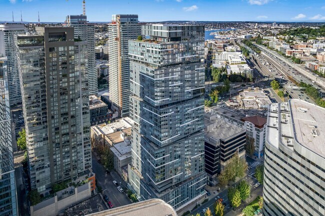 1808 Minor Ave, Unit #2409 in Seattle, WA - Foto de edificio - Building Photo