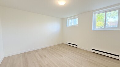 359 Hilton Ave in London, ON - Building Photo - Building Photo