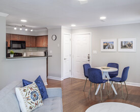 2518 Cranbrook Lane, Unit #11 in Charlotte, NC - Building Photo - Building Photo