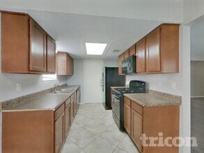 1911 Deaf Smith Dr in Richmond, TX - Foto de edificio - Building Photo