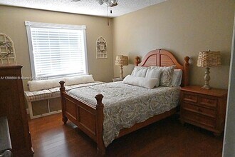 9349 NW 47th St in Sunrise, FL - Building Photo - Building Photo