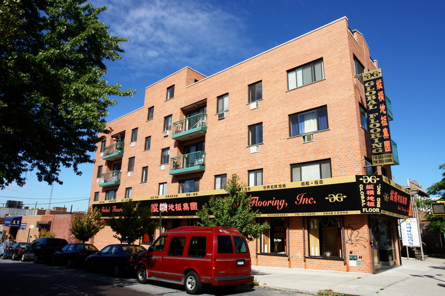 4158 College Point Blvd in Flushing, NY - Building Photo - Building Photo