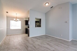 1449 Mohrlake Dr in Brandon, FL - Building Photo - Building Photo