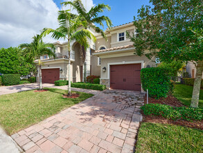 8860 Lakeview Dr in Parkland, FL - Building Photo - Building Photo