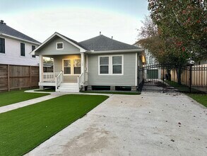 1105 Tulane St, Unit House in Houston, TX - Building Photo - Building Photo