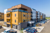 PowderHaus Apartments & Townhomes in Sioux Falls, SD - Building Photo - Building Photo