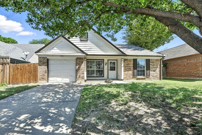 3801 Huckleberry Dr